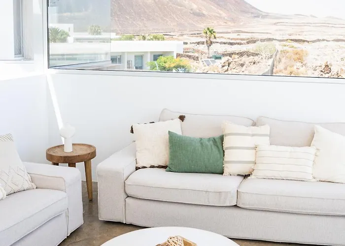 Casa Mascarena, Luxury With Heated Pool Lajares