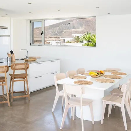 Casa Mascarena, Luxury With Heated Pool * Lajares