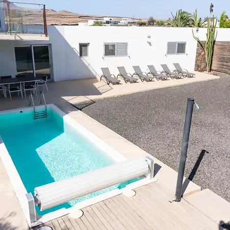 Casa Mascarena, Luxury With Heated Pool Lajares