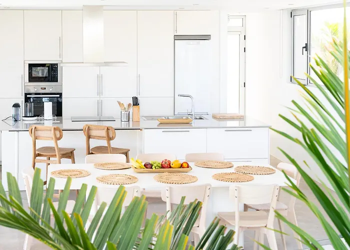 Casa Mascarena, Luxury With Heated Pool Villa