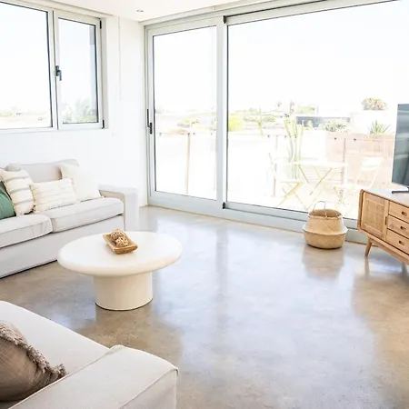 Casa Mascarena, Luxury With Heated Pool Lajares